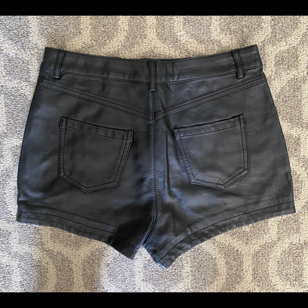 LEATHER SHORTS - Picture 5 of 7